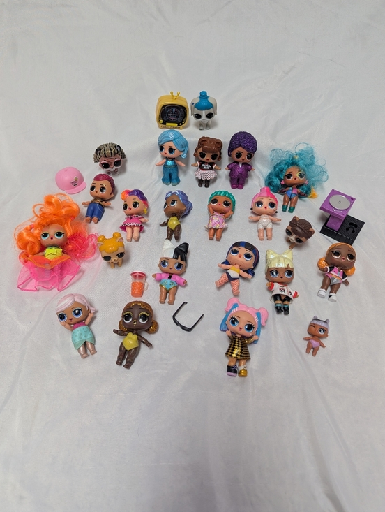 L.O.L Surprised! Tots Dolls 22 Pc Lot Various Outfits Tootsie Gurl Purple Reign